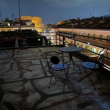 Attico Loft & Rooftop Colosseo Rzym Zewnętrze zdjęcie