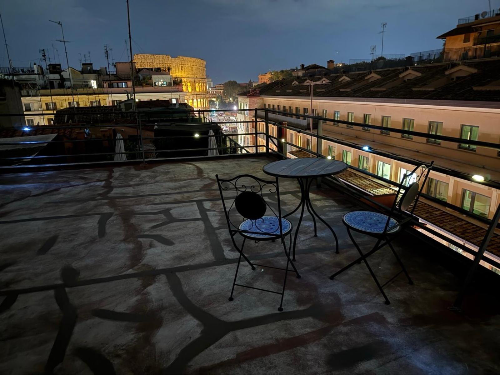 Attico Loft & Rooftop Colosseo Rzym Zewnętrze zdjęcie